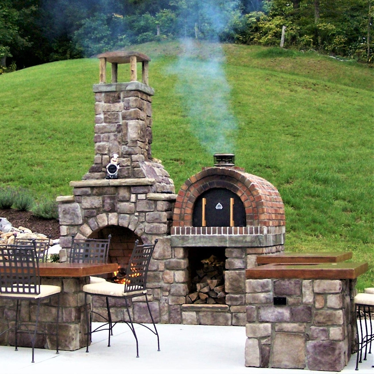 Freestanding Outdoor Fireplace – BrickWood Ovens